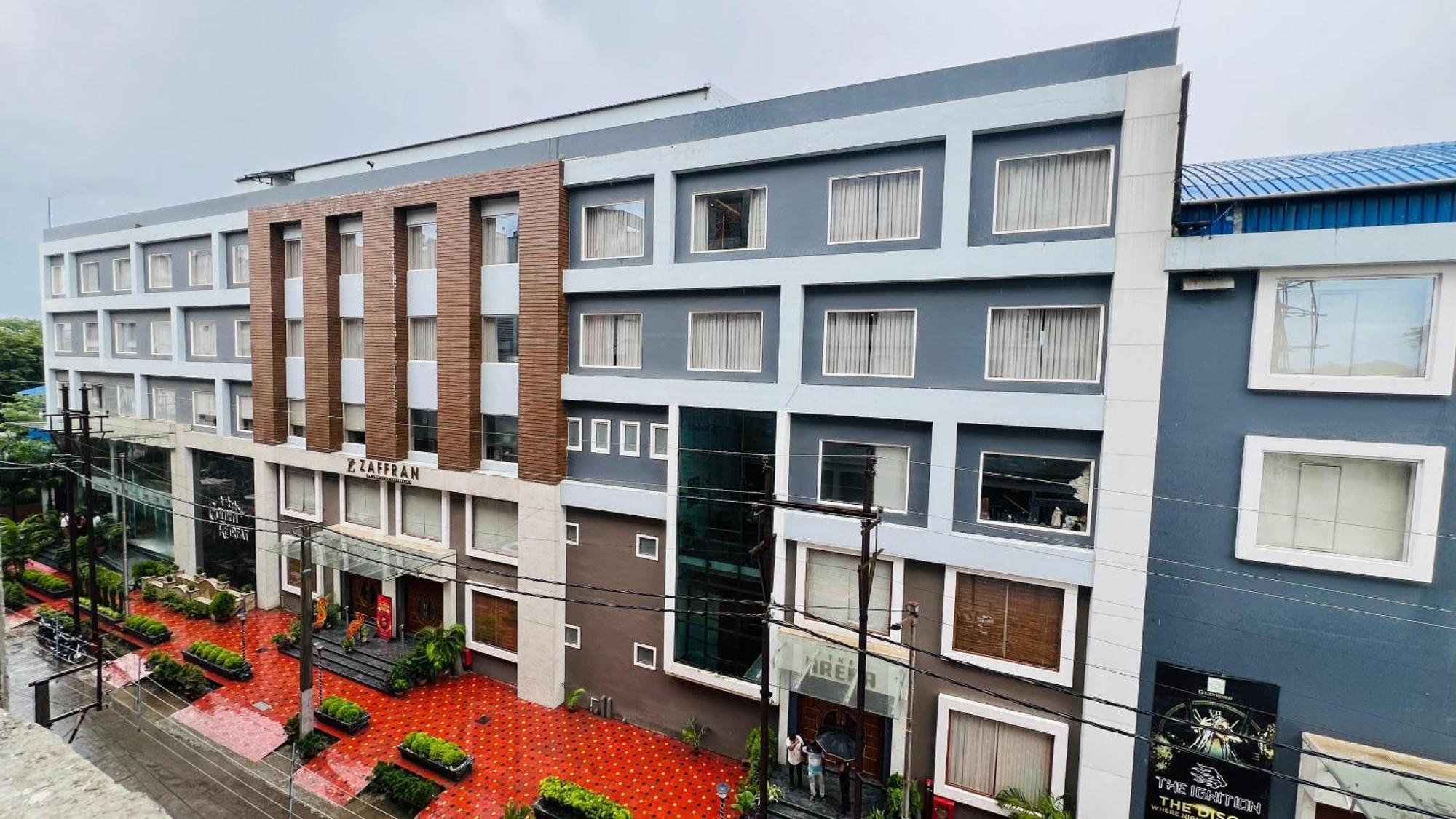 Golden Retreat Otel Baharampur Dış mekan fotoğraf