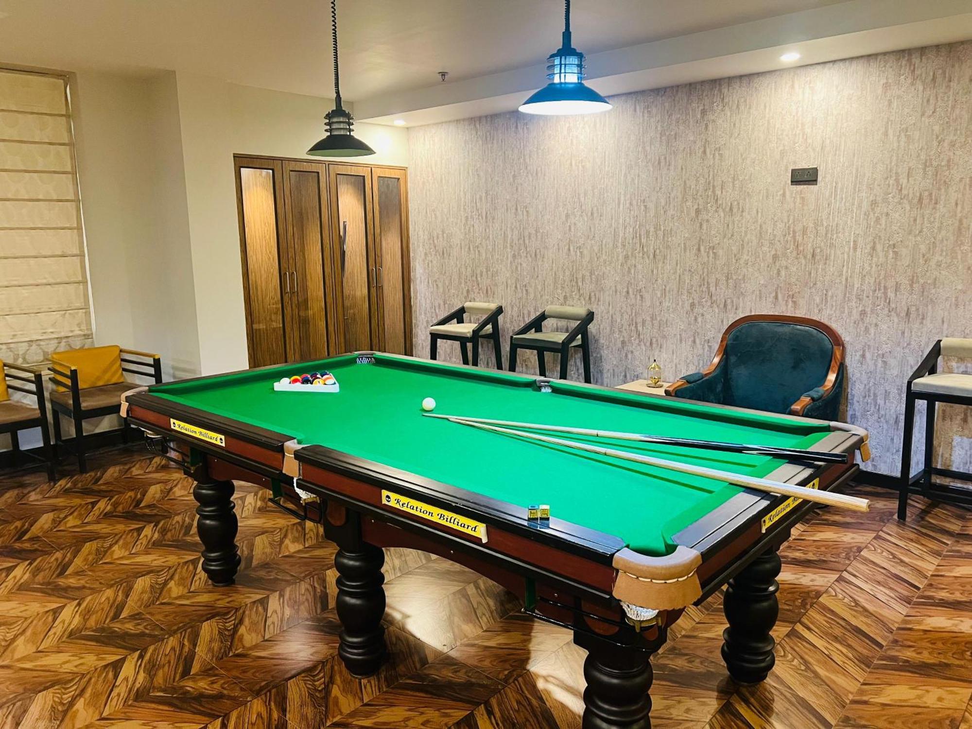 Golden Retreat Otel Baharampur Dış mekan fotoğraf